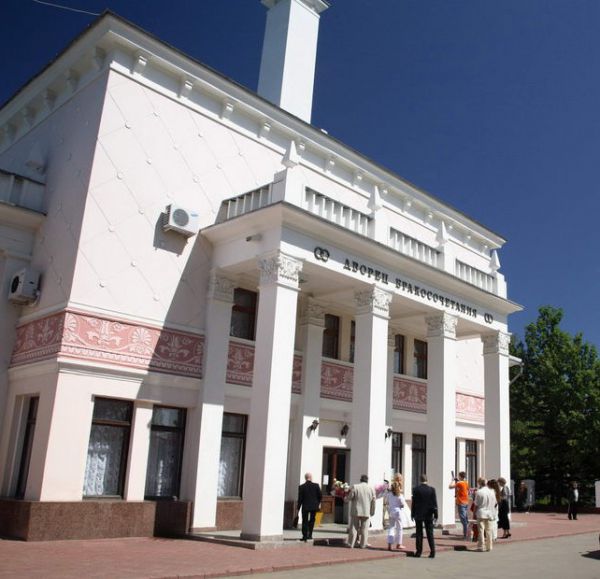 ЗАГСы Нижнего Новгорода: от Дворца до скромного зала