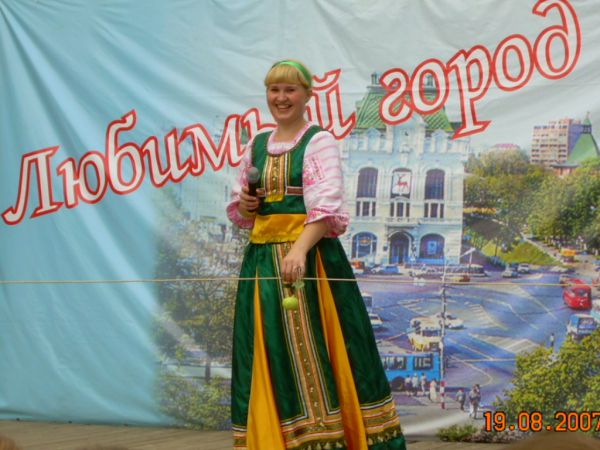 Ведущая Наталья Аникина: я люблю душевные праздники! Ведущая Наталья Аникина: я люблю душевные праздники!