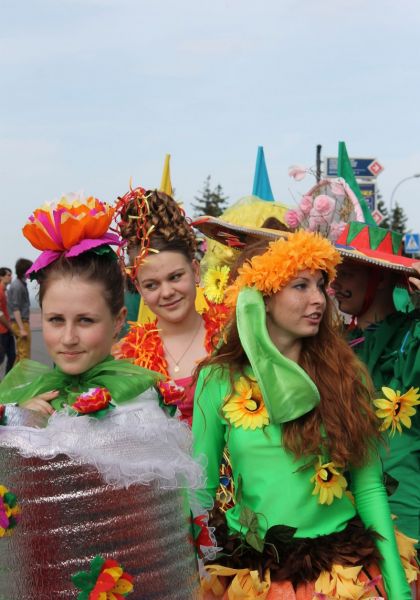 Последний звонок 2014 в Нижнем Новгороде: карнавальное шествие выпускников взорвет город!