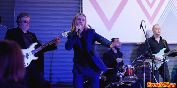 Кавер-группа Mr.Beat: «Мы готовы «поднять» своим драйвом любую публику!» Кавер-группа Mr.Beat: «Мы готовы «поднять» своим драйвом любую публику!»