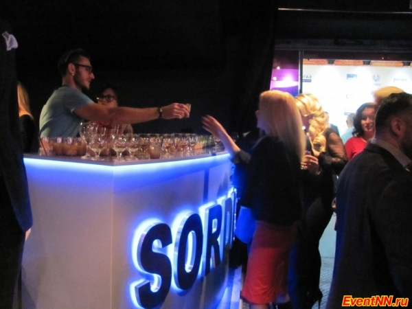 Коктейли для welcome-зоны от компании SORDIS: «Наши бармены знают секреты самых вкусных коктейлей!»