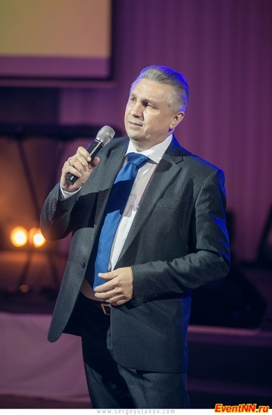 Ведущий Владимир Степанов: «Стараюсь охватить своим вниманием каждого гостя!»
