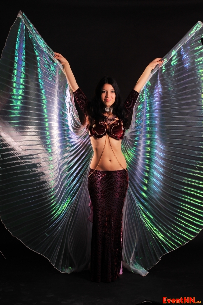 Восточные танцы и световое шоу Марджаны:  «Люблю летящие аксессуары!»