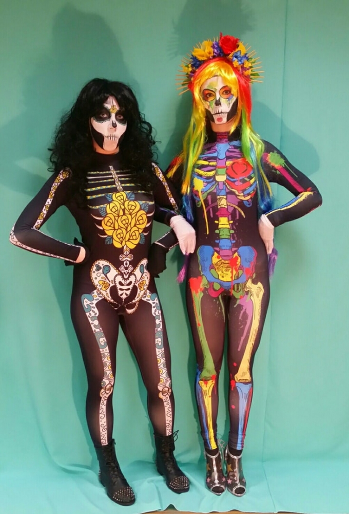 Мимы-скелеты на Хэллоуин