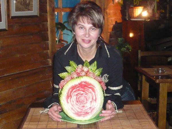 Искусство карвинга (резьбы по овощам и фруктам) для банкетов, фуршетов и семейных праздников Искусство карвинга (резьбы по овощам и фруктам) для банкетов, фуршетов и семейных праздников