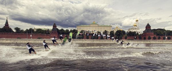 Вейкбординг напротив Кремля