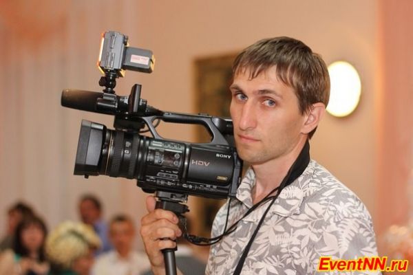 Видеограф Тимофей Новоселов: «Я всегда предлагаю заказчику поучаствовать в создании фильма» Видеограф Тимофей Новоселов: «Я всегда предлагаю заказчику поучаствовать в создании фильма»