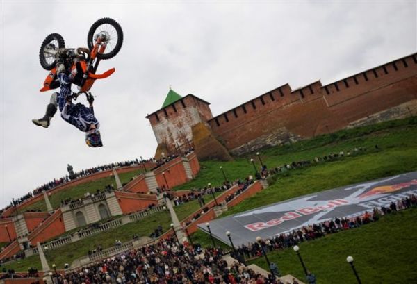 Мото-фристайл - супер-шоу Red Bull Мото-фристайл - супер-шоу Red Bull