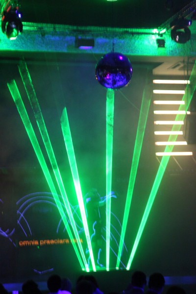   HR-   2011, ,  