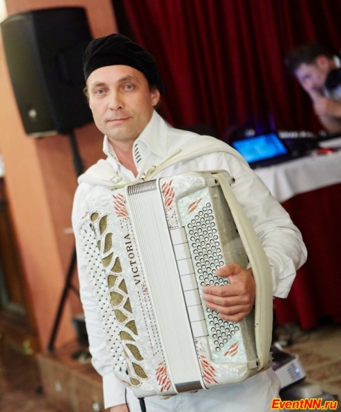 аккордеонист Алексей Бондарев, аккордеон, аккордеонист на свадьбу, корпоратив