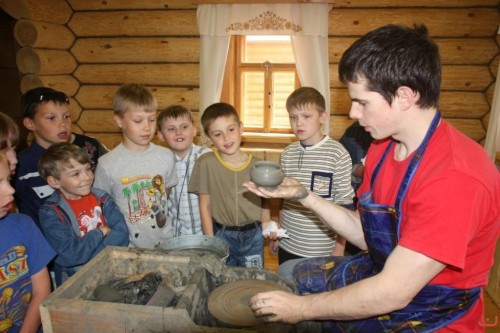 городецкие народные художественные промыслы, русское деревянное зодчество, домовая глухая резьба, фольклорные программы