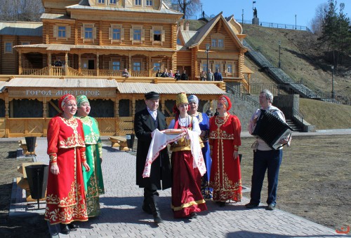 городецкие народные художественные промыслы, русское деревянное зодчество, домовая глухая резьба, фольклорные программы