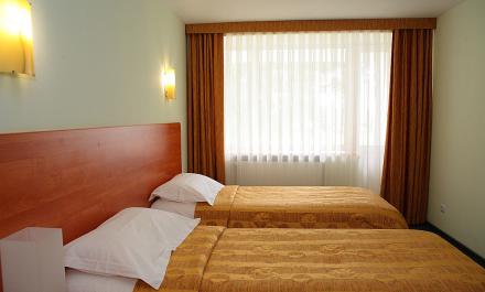 Загородный Отель Чайка Загородный Отель "Чайка" В Нижнем Н.: (831) 256-48-08, 256-54-56, в Дзержинске: (8313) 24-30-40, 242-242, 24-30-50;