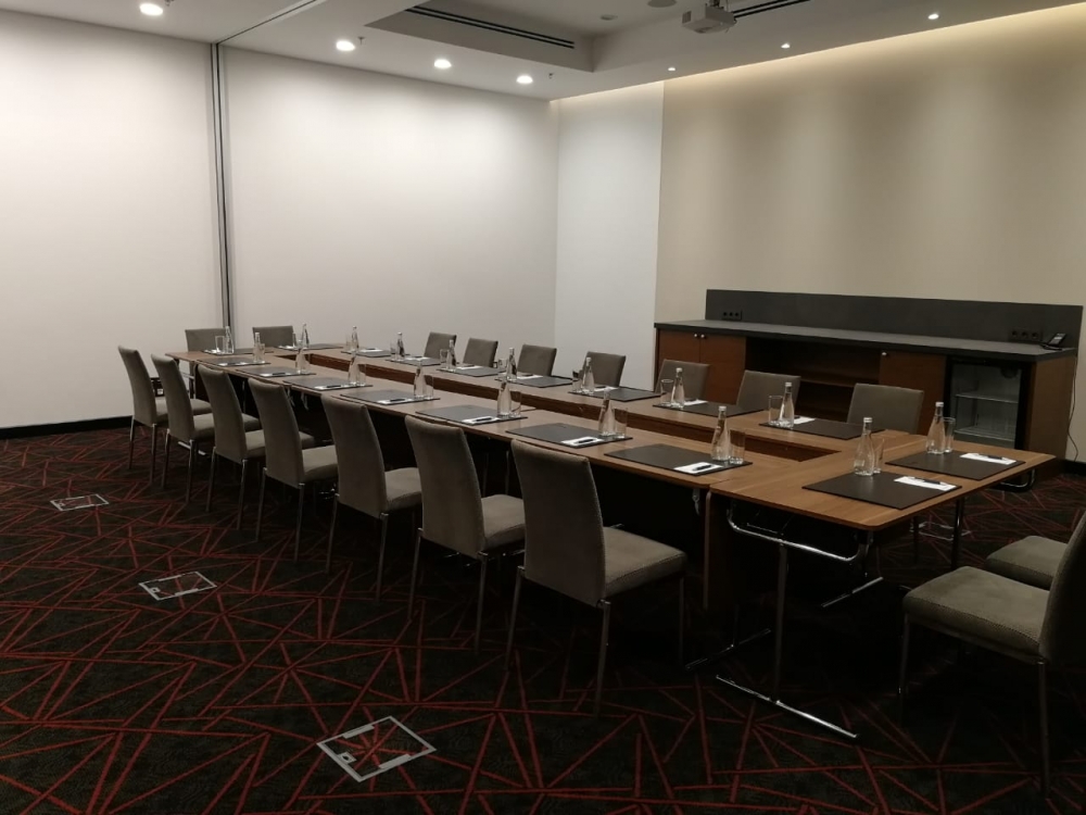 ���������-���� �����  Sheraton Nizhny Novgorod Kremlin (�������) +7 (831) 414-14-25