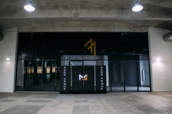 ����� ����