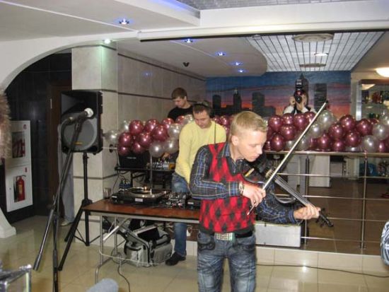  - CAPITAL CLUB   