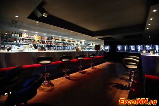 Custom Bar