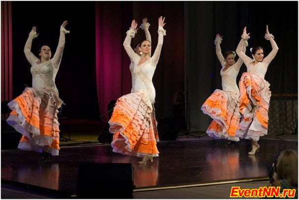 -   "Flamenco vivo" . +7 (906) 352-59-77