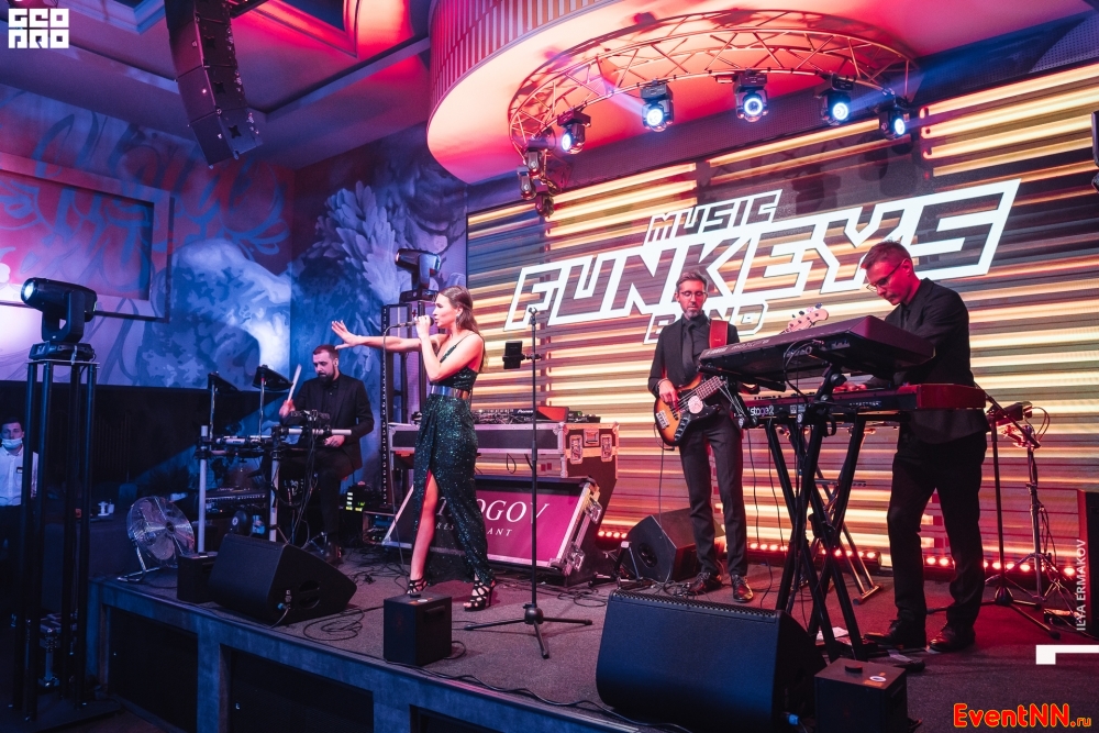 -   Funkeys Music Band  