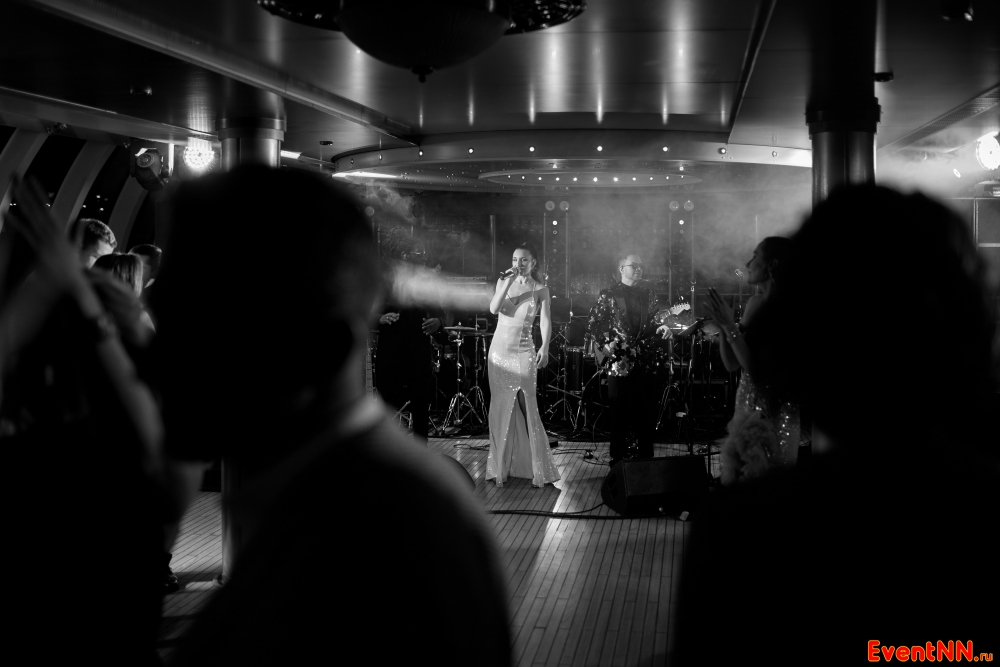 Luxury Cover Band . +7 (916) 711-14-44