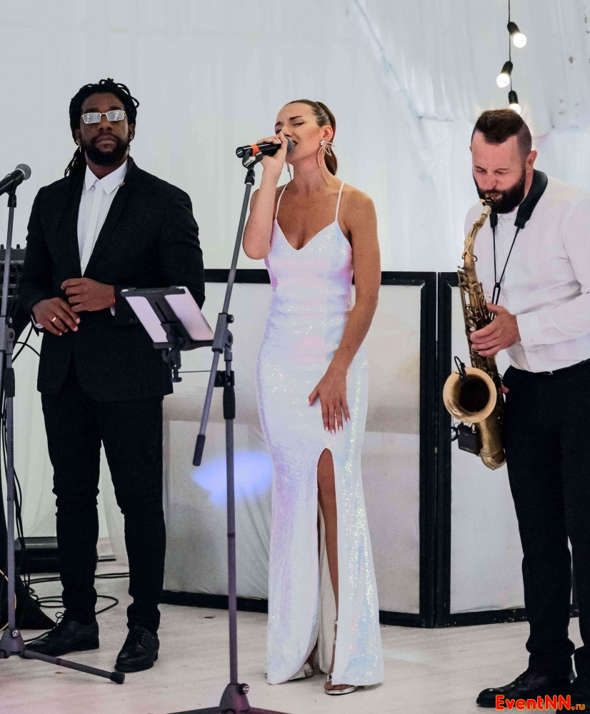 Luxury Cover Band . +7 (916) 711-14-44