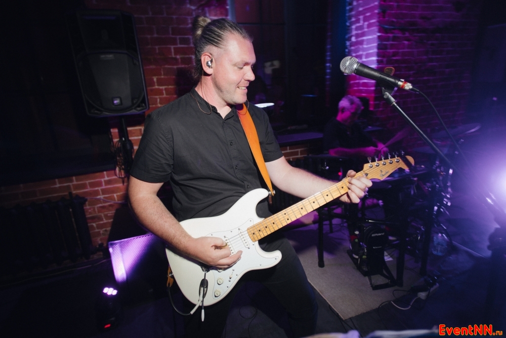 -   . +7 (906) 364-17-50