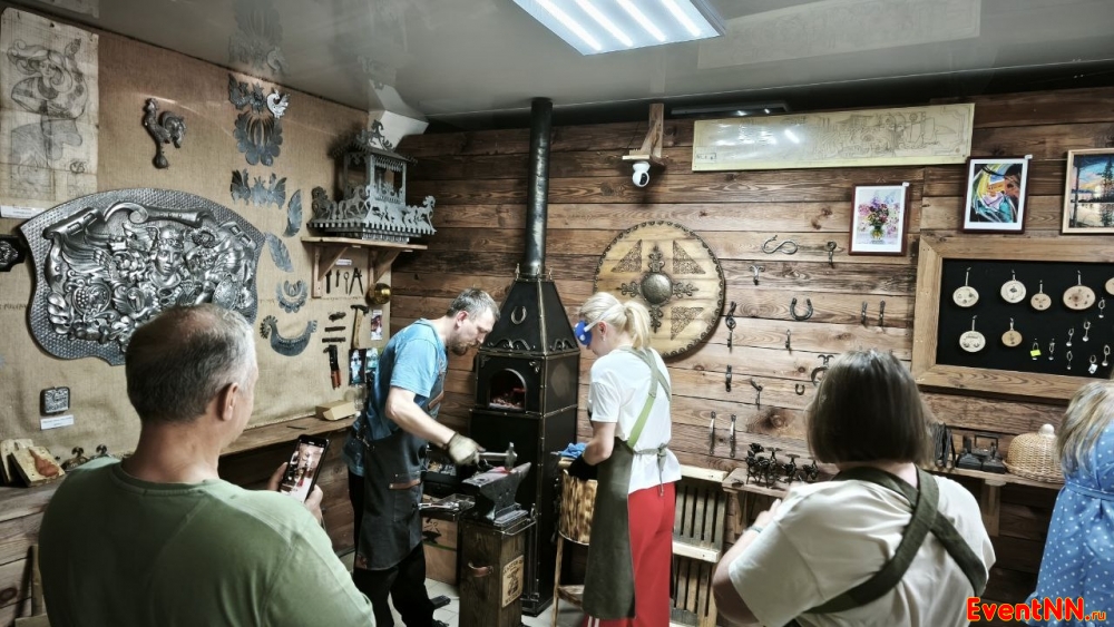   . +7 (996) 008-34-74