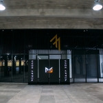 ����� ����