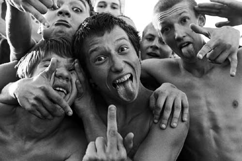 Фотовыставка «Легко ли быть молодым» Фотовыставка «Легко ли быть молодым»
