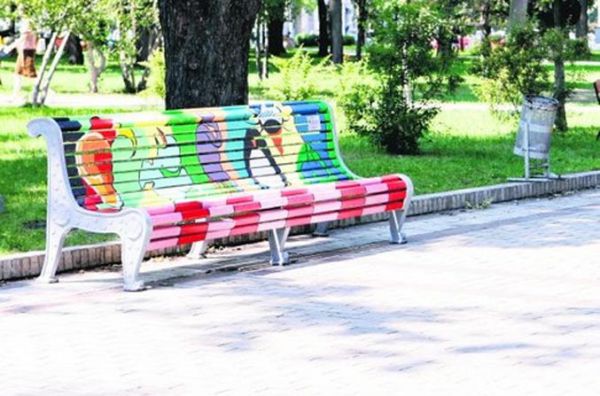Нижегородцы разрисуют лавочки Автозаводского парка Нижегородцы разрисуют лавочки Автозаводского парка