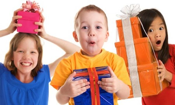 На детские новогодние подарки потрачено 13 млн. руб.