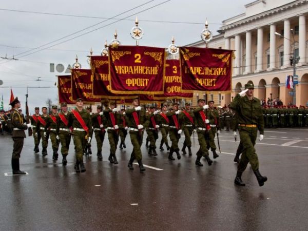 Парад в Нижнем Новгороде 9 мая Парад в Нижнем Новгороде 9 мая